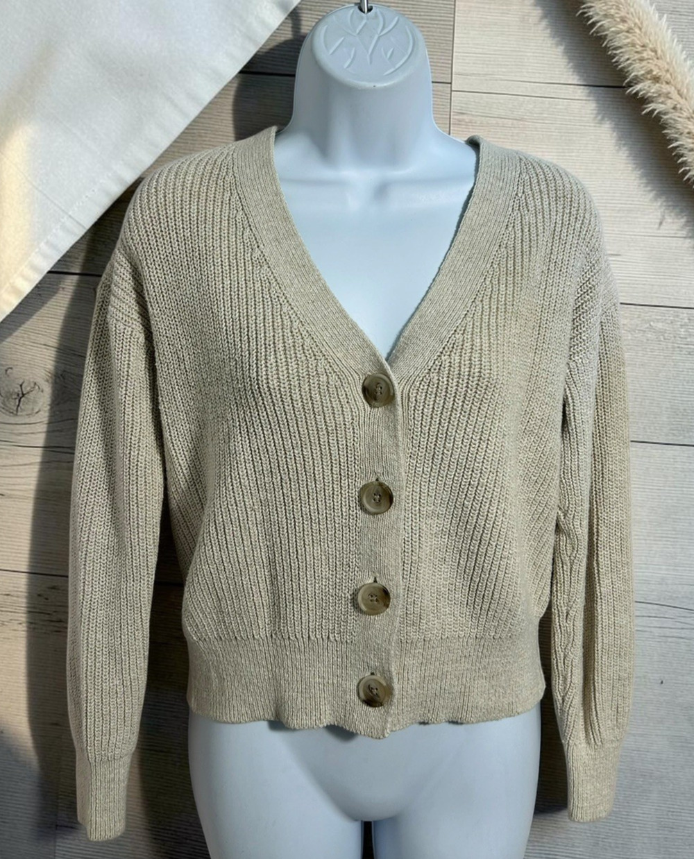 Old Navy Linen Blend Cardigan Sweater Sz XS Coastal Beige Button Front Thick